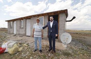 Başkan Sayan, bayramda Aziz amcayı unutmadı