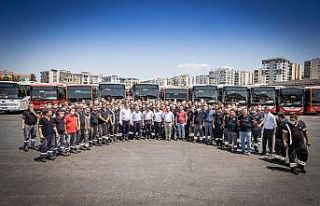 Başkan Soyer’den bayram mesaisindeki personele...