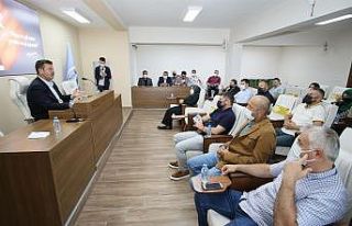 Başkan Soykan, müteahhitlerle toplantıda bir araya...