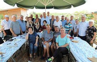 Başkan Tarhan, hobi bahçesi sakinleriyle buluştu