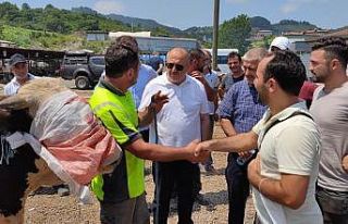 Başkan Tavlı, kurban pazarlığı yaptı, vatandaşların...