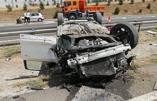 Başkent’te takla atan otomobilde 6 kişi yaralandı