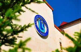 Bayburt Üniversitesi öğrencileri makale yarışmasında...