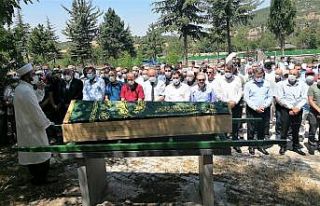 Bayburt Valisi Cüneyt Epcim’in vefat eden annesi...