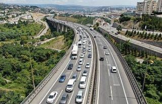 Bayram dönüşü zincirleme kaza TEM’i kilitledi