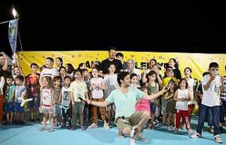 Bayram öncesinde çocuklara bayramı yaşattılar