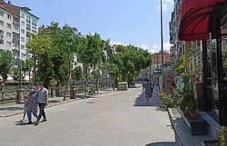 Bayram tatilinin bitmesiyle cadde ve sokaklar tenhalaştı