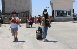 Bayramı ülkelerinde geçiren Suriyelilerin dönüşü...