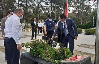Bayramlaşma programına yağmur sürprizi