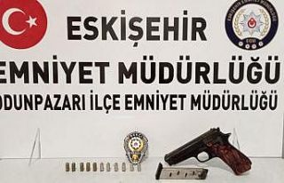 Bekçilerin üst araması yaptığı şahsın üzerinden...