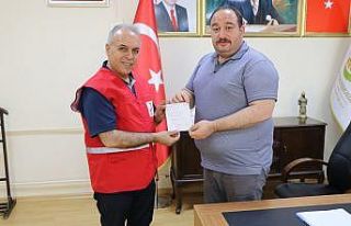 Belediye başkanı Kızılay’a 4 kurban bağışladı