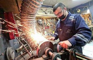 Bıçak bileyicilerinin Kurban Bayramı mesaisi yoğun...