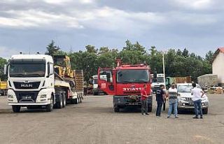 Bingöl’den Antalya’daki yangınlara iş makinesi...