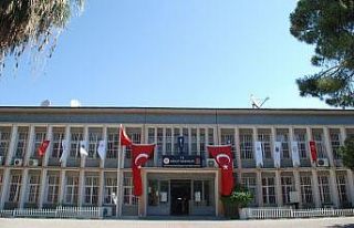 Bir dönem sona erdi: 62 yıllık Buca Cezaevi resmen...