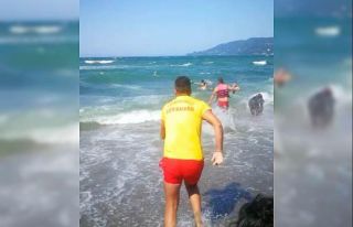 Boğulmaktan son anda kurtarıldılar