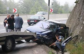 Bolu Dağı’nda otomobil şarampole uçtu: 2 yaralı