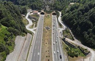 Bolu’da bayram trafiğinde akıcı yoğunluk devam...