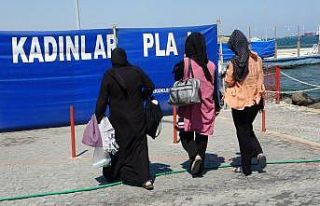 Bu plaja erkekler giremiyor