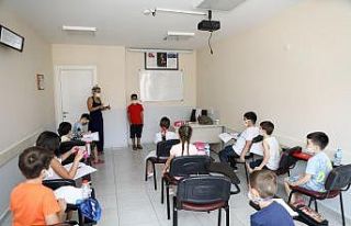 Bucalı miniklere İngilizce eğitimi