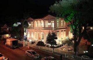 Buca’nın tarihi köşkü kapılarını minik sanatçılar...