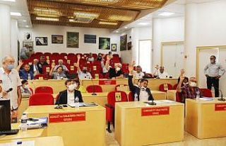 Burhaniye Belediyesi pandemide kiracılarına destek...