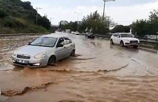 Bursa-İstanbul yolu sular altında kaldı