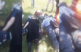 Bursa’da meydana gelen kazada otomobil ikiye bölündü