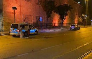 Bursa’da yolun karşısına geçen yaşlı adama...