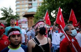 Bursalılar 15 Temmuz şehitlerini andı