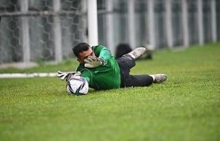 Bursaspor yağmur altında çalıştı