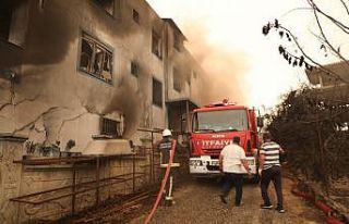 Büyükşehir 253 araç, bin 146 personel ile Manavgat’ta
