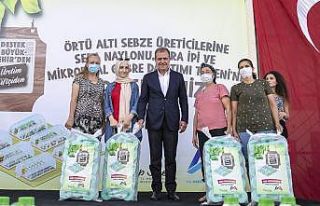 Büyükşehir Belediyesi, çiftçilere sera naylonu,...