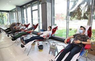 Büyükşehir personelinden kan bağışı seferberliği