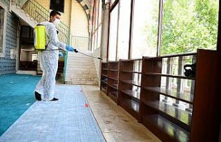 Camilerde bayram temizliği