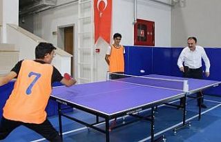 Çandıroğlu, telafi eğitimi gören lise öğrencilerini...