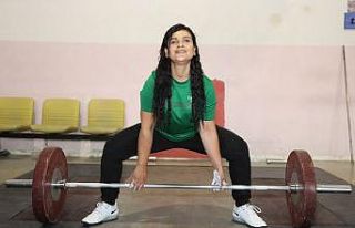 Çankayalı sporcu Gülistan Özdemir’in Dünya...