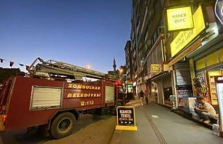 Çatıya sıkışan güvercin ekipleri harekete geçirdi.