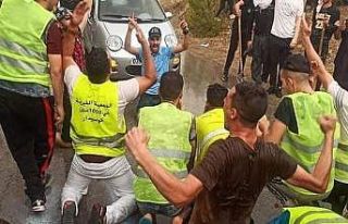 Cezayir’de orman yangınlarını söndürme çalışmaları...