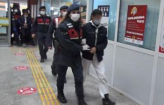 Cinayet suçundan nişanlısıyla birlikte yargılanan...