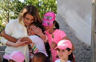 Çocukların hayatlarında ilk kez gördükleri valiye...