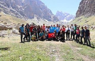 Coğrafya öğretmenleri buzulları inceledi