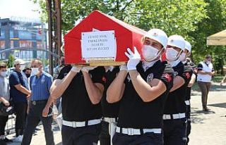 Çok sevdiği bisikletiyle tırın altında kalan...