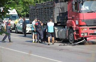 Çok sevdiği bisikletiyle tırın altında kalan...