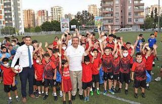 Çukurova’da Yaz Futbol Okulu açıldı