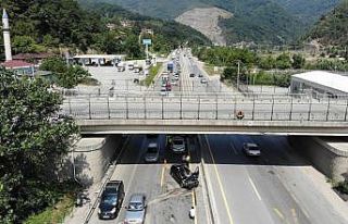 D-650 karayolunu kilitleyen kaza: 3 yaralı