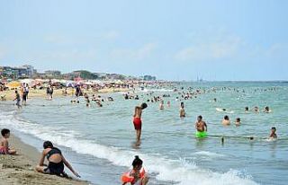 Deniz suyunda sıkıntı olmaması tatilcilere rahat...