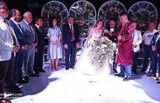 Devrekliler hemşerileri vali yardımcısının düğününde...