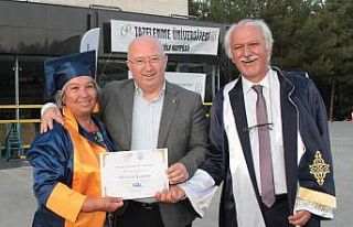 Diplomasını Başkan öğrencisinden aldı