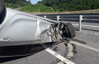 Direksiyon hakimiyetini kaybederek takla attı