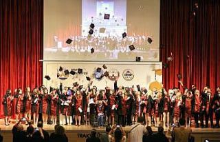 Diş Hekimliği Fakültesinde mezuniyet heyecanı